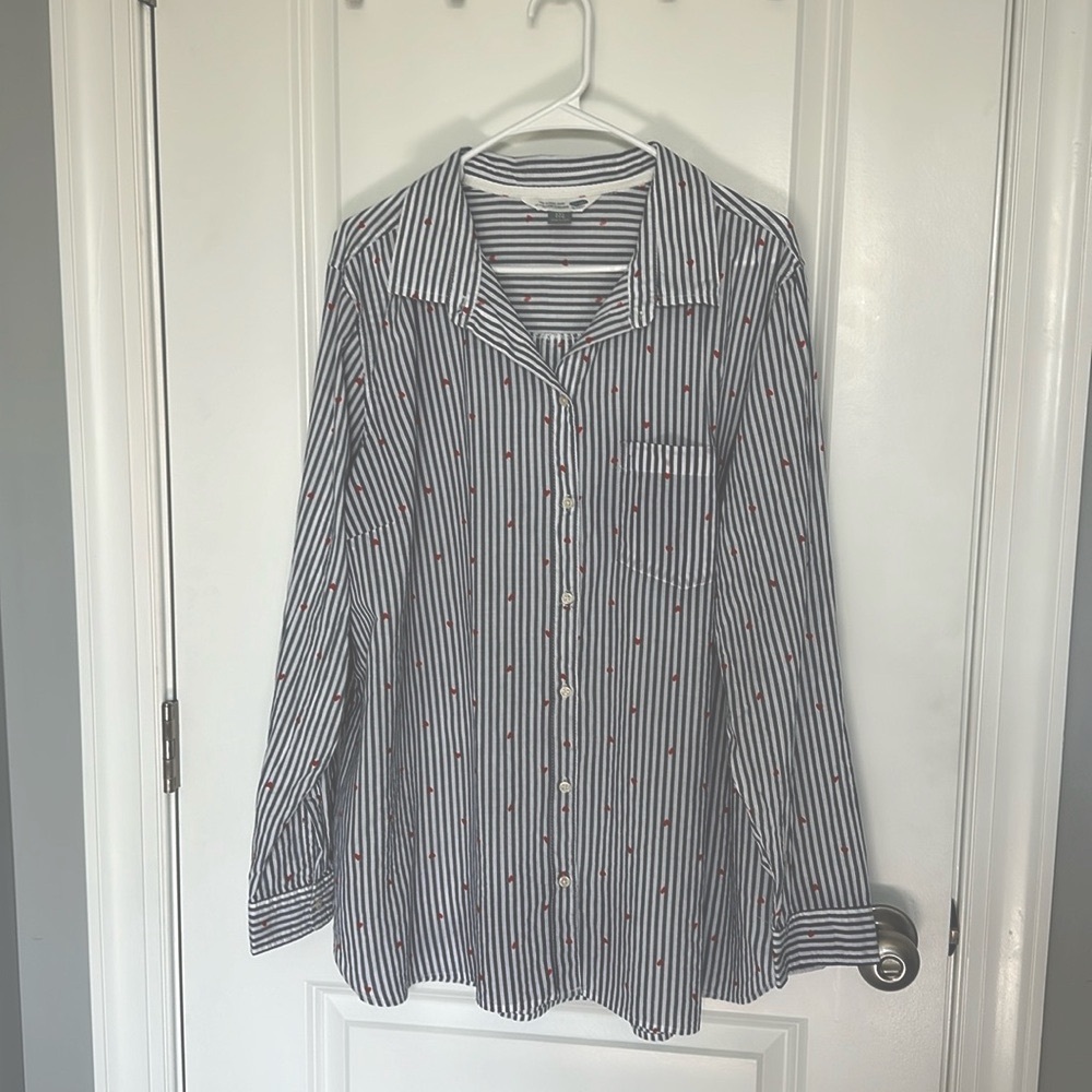 Old Navy 2x Long Sleeve Shirt with Hearts